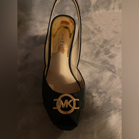 MK Black and White Stripe Heel size 5.5 - Picture 2 of 7